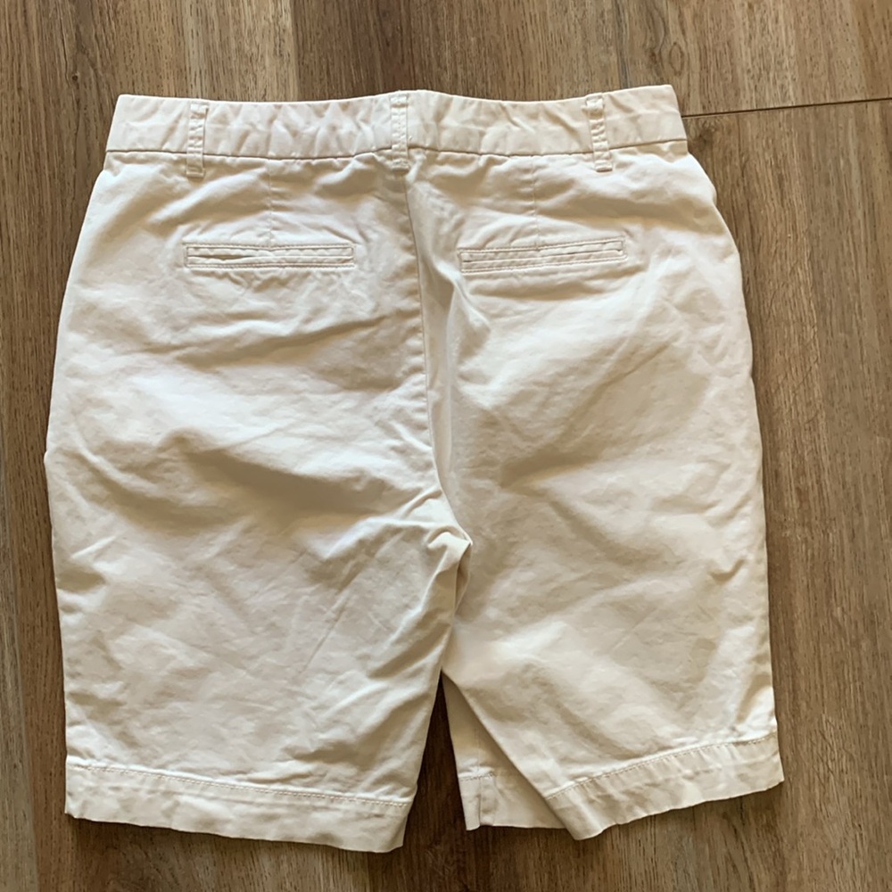 Gap light khaki Bermuda shorts size 8 - Picture 5 of 7